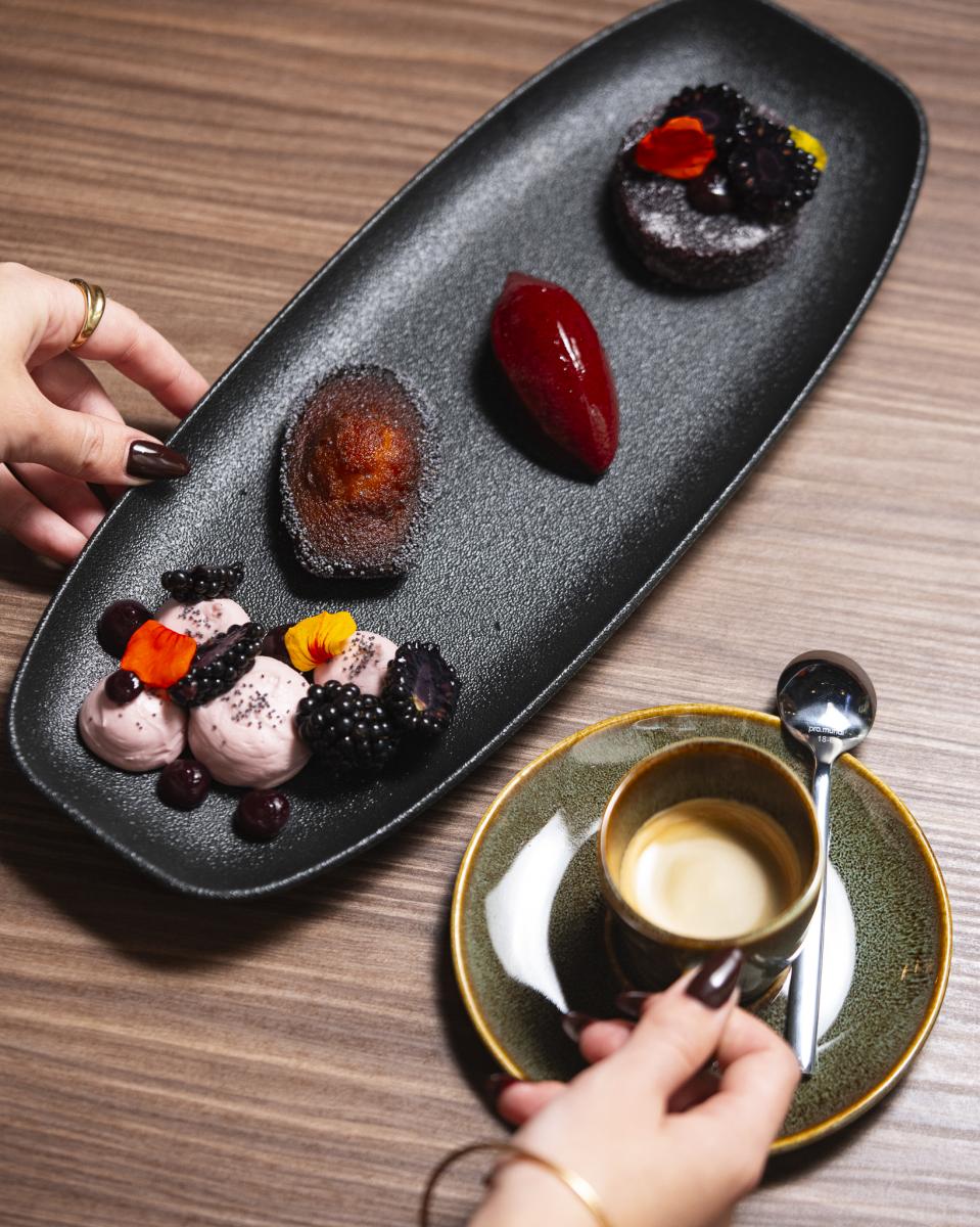 Restaurant Drawing House - Dessert